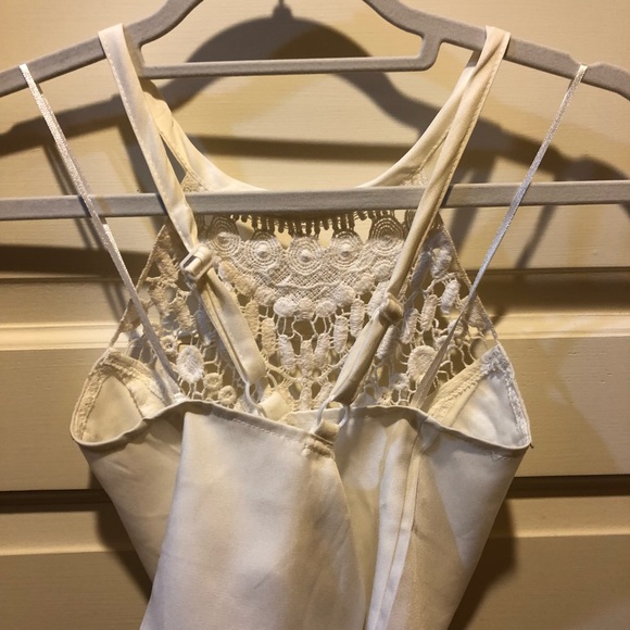 WHITE CROP TOP (FESTIVAL WEAR) - Picture 2 of 3